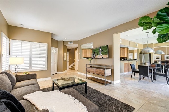 Detail Gallery Image 3 of 26 For 2439 Paseo Circulo, Tustin,  CA 92782 - 3 Beds | 2/1 Baths