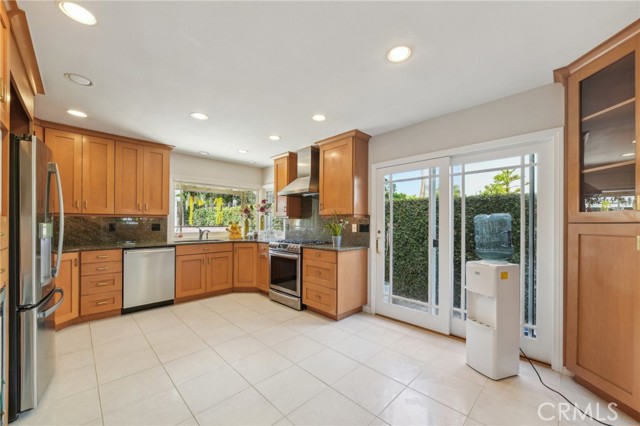 Detail Gallery Image 14 of 40 For 17675 Rainglen, Huntington Beach,  CA 92649 - 3 Beds | 2/1 Baths