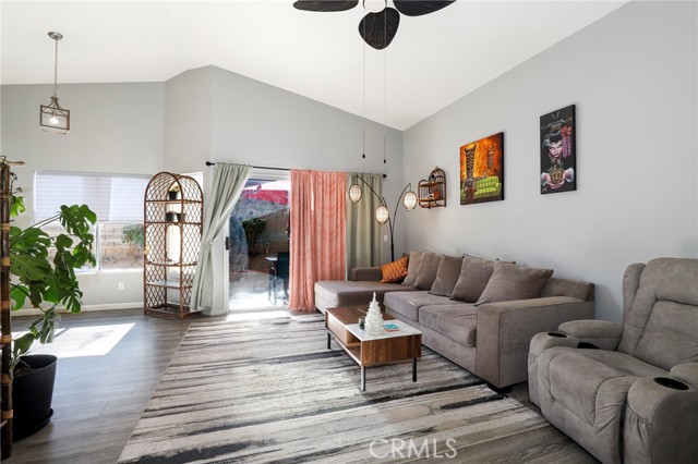 Detail Gallery Image 10 of 36 For 42302 58th, Lancaster,  CA 93536 - 4 Beds | 3 Baths