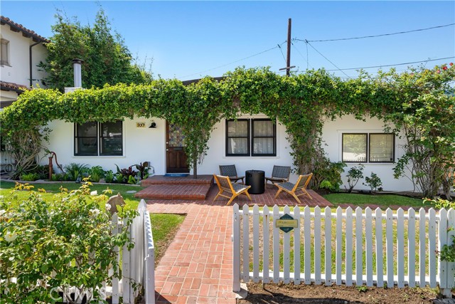 3017 Elm Avenue, Manhattan Beach, California 90266, 2 Bedrooms Bedrooms, ,2 BathroomsBathrooms,Residential,Sold,Elm,SB21199179