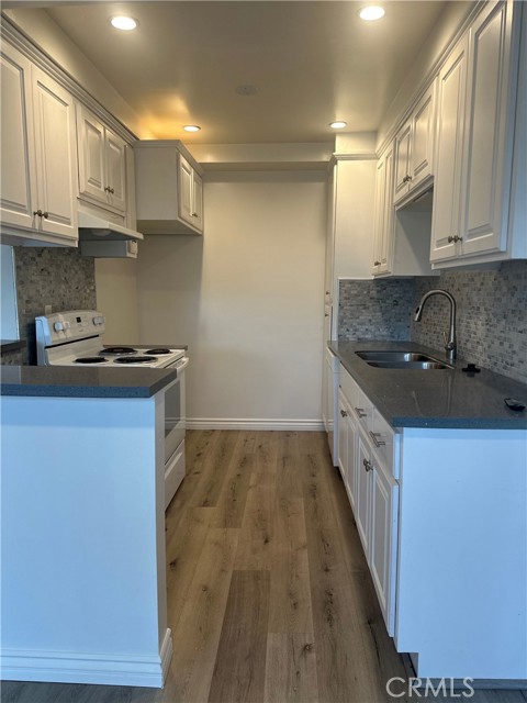 Detail Gallery Image 3 of 22 For 4533 Colbath Avenue #20,  Sherman Oaks,  CA 91423 - 1 Beds | 1 Baths