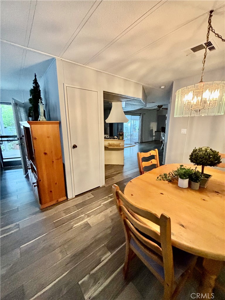 MLS #OC25082225 image #11