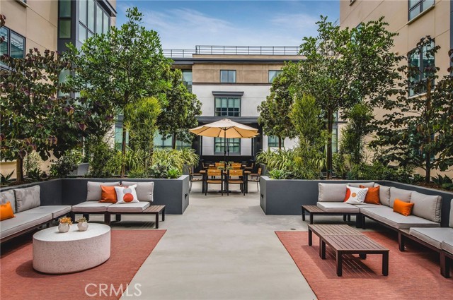 3rd floor court yard
