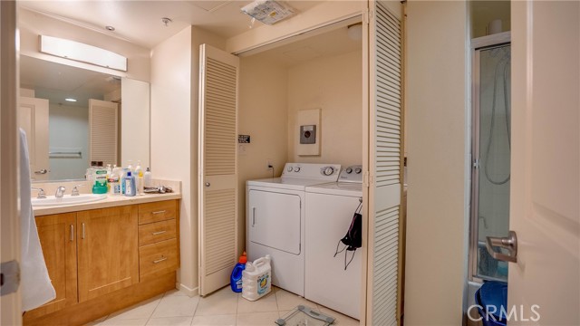 267 S San Pedro Street #210, Los Angeles, CA, 90012 267 S San Pedro Street #210, Los Angeles, CA, 90012