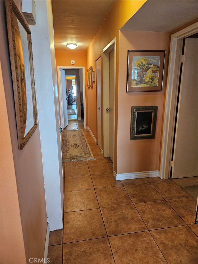 https://media.crmls.org/medias/6fa1c494-3c2f-48e7-810a-7072d74366a4.jpg?preset=X-Large