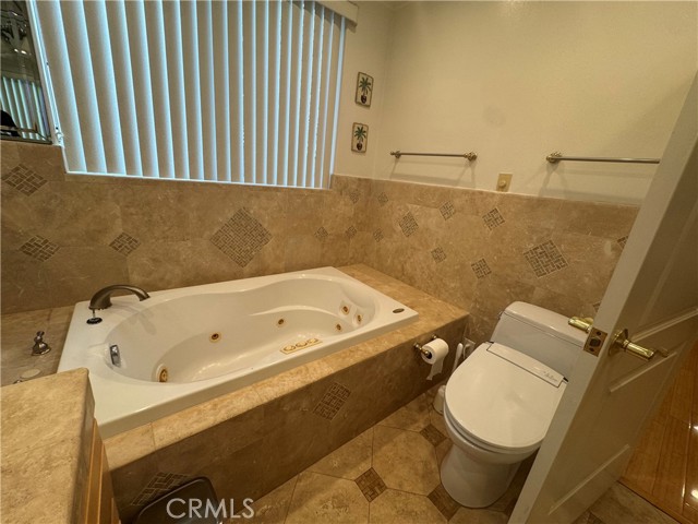 Detail Gallery Image 25 of 44 For 5092 Chimineas, Tarzana,  CA 91356 - 4 Beds | 2 Baths