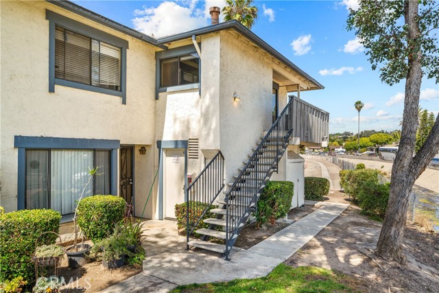 Detail Gallery Image 2 of 28 For 4137 Tiberon Dr, Oceanside,  CA 92056 - 3 Beds | 2 Baths