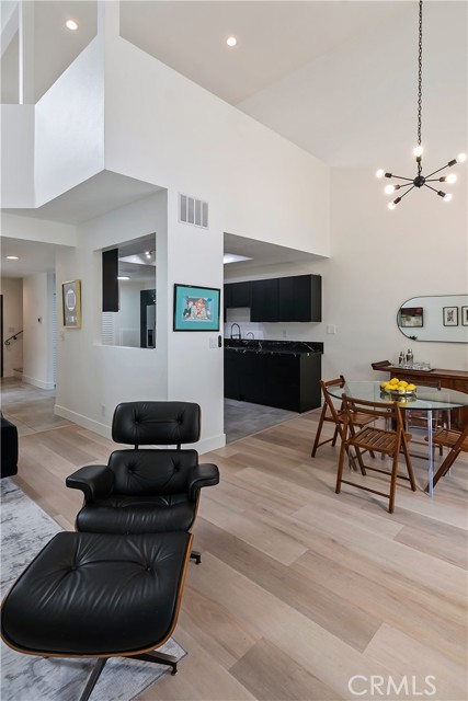 Detail Gallery Image 13 of 51 For 13331 Moorpark St #315,  Sherman Oaks,  CA 91423 - 2 Beds | 2 Baths