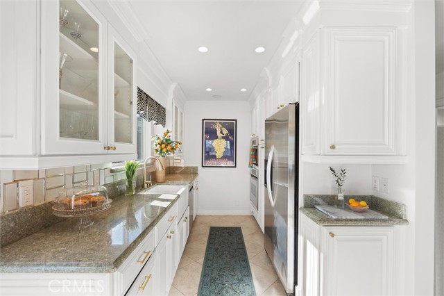 Detail Gallery Image 11 of 42 For 625 Camino Real, Redondo Beach,  CA 90277 - 3 Beds | 2 Baths