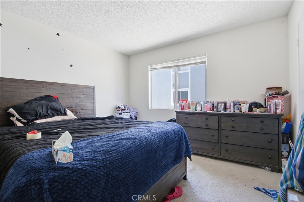 https://media.crmls.org/medias/6fa32173-b73a-4b06-ba58-9f4bce06ac0e.jpg?preset=X-Large