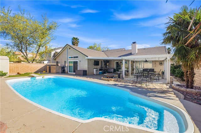 2709 Sandstone Court, Palmdale CA: https://media.crmls.org/medias/6fa35acf-5217-403c-9daf-b225a90a2fa2.jpg