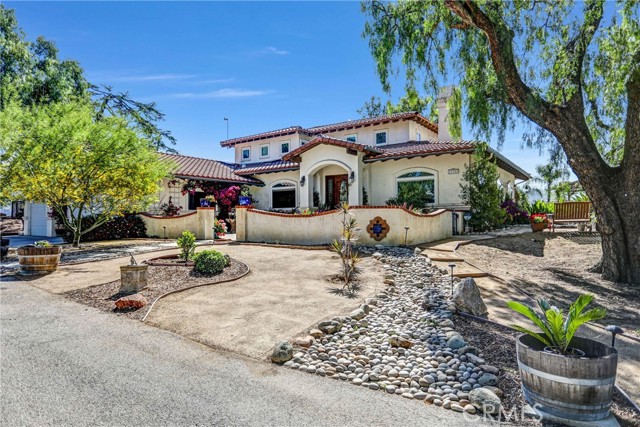10345 McBroom Street, Sunland CA: https://media.crmls.org/medias/6fa39c10-1b2b-4d74-818c-d23a4aad3d6e.jpg