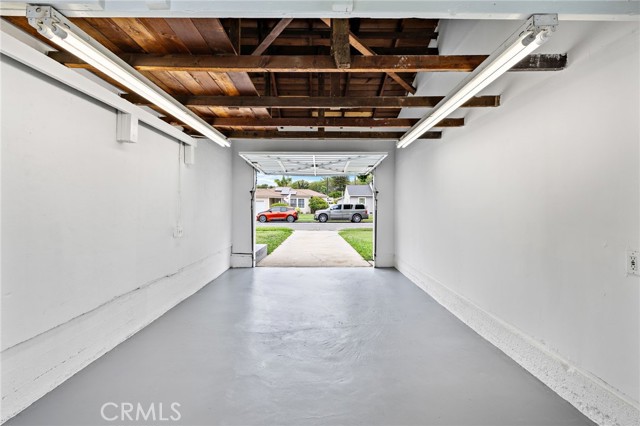 1833 N Greenbrier N Road, Long Beach CA: https://media.crmls.org/medias/6fa39c34-42a0-4b04-a415-b3ec15aeeeb5.jpg