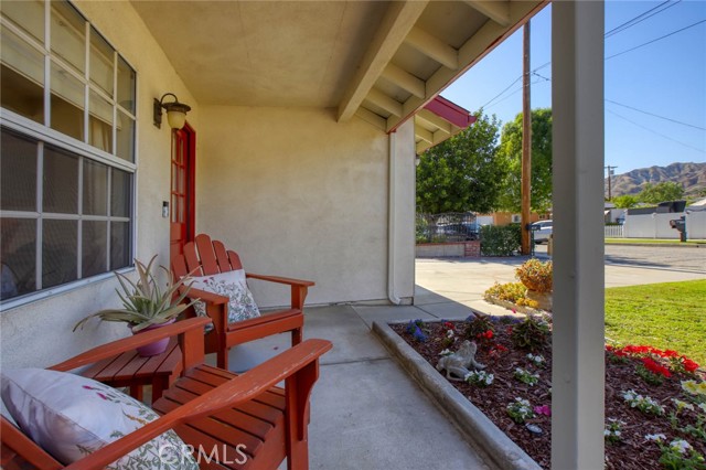 8630 Forsythe Street, Sunland CA: https://media.crmls.org/medias/6fa4a097-908e-4ee3-9d56-0982a852589f.jpg