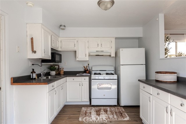 Detail Gallery Image 3 of 17 For 542 Manhattan, Grover Beach,  CA 93433 - 2 Beds | 1 Baths