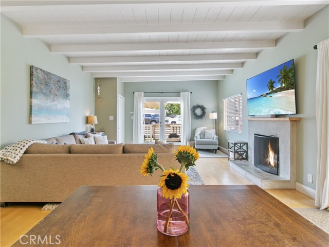 236 W Mariposa, San Clemente CA: https://media.crmls.org/medias/6fa50037-c5b2-4505-b4b5-5ce25275623b.jpg