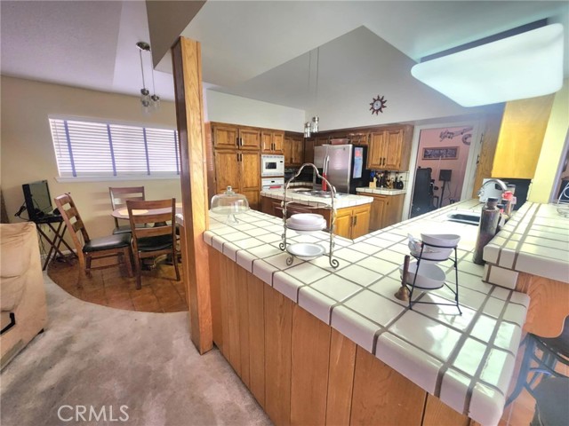 450 Fairway Drive, Palmdale CA: https://media.crmls.org/medias/6fa5d0ab-2ca3-49a0-a93a-7a004302102c.jpg