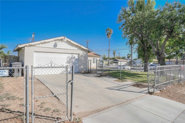 8613 Randolph St, Riverside, CA 92503