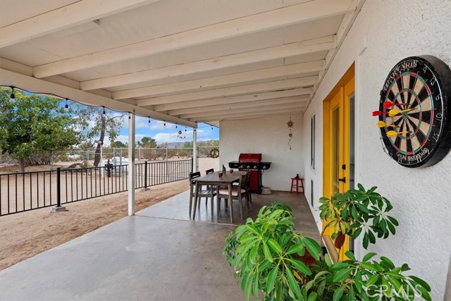 58676 Sunflower Drive, Yucca Valley CA: https://media.crmls.org/medias/6fa8c398-e79a-4b19-be48-52832b4f6c20.jpg