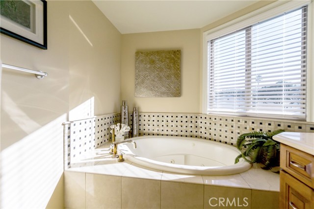 206 Calle Miramar, Redondo Beach, California 90277, 4 Bedrooms Bedrooms, ,3 BathroomsBathrooms,Residential,Sold,Calle Miramar,SB17021229