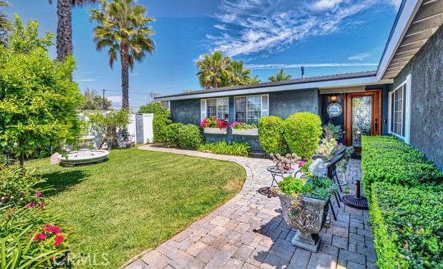 Detail Gallery Image 2 of 13 For 356 Princeton Dr, Costa Mesa,  CA 92626 - 3 Beds | 2 Baths