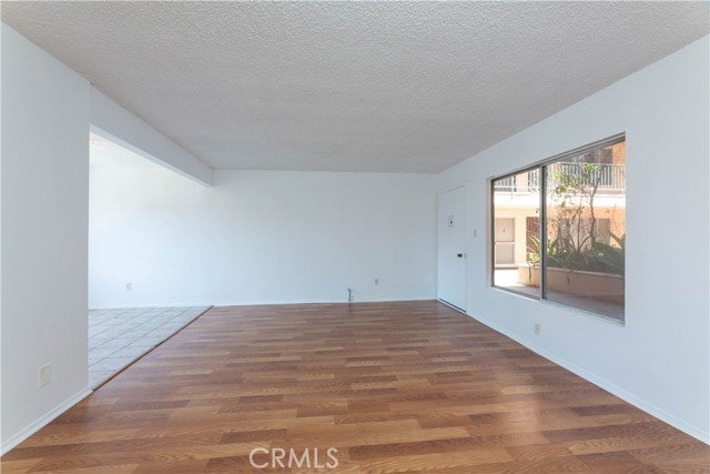 Detail Gallery Image 7 of 14 For 335 Cedar Ave #108,  Long Beach,  CA 90802 - 2 Beds | 2 Baths