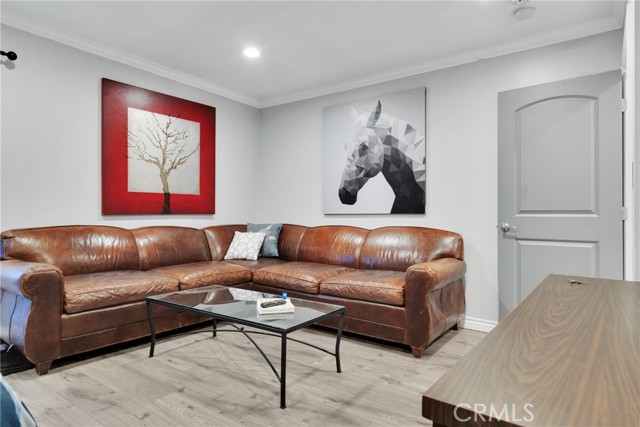 5340 S Harcourt Avenue, Los Angeles CA: https://media.crmls.org/medias/6fa99a7f-acf3-4101-a0a7-0470621dc79c.jpg