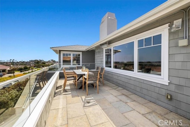 332 Calle Mayor, Redondo Beach CA: https://media.crmls.org/medias/6fa9c971-8296-4f9c-aab7-8e5cdb65e2bc.jpg