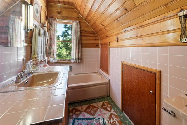 Detail Gallery Image 22 of 32 For 115 Lagunita Ln, Big Bear Lake,  CA 92315 - 4 Beds | 2 Baths