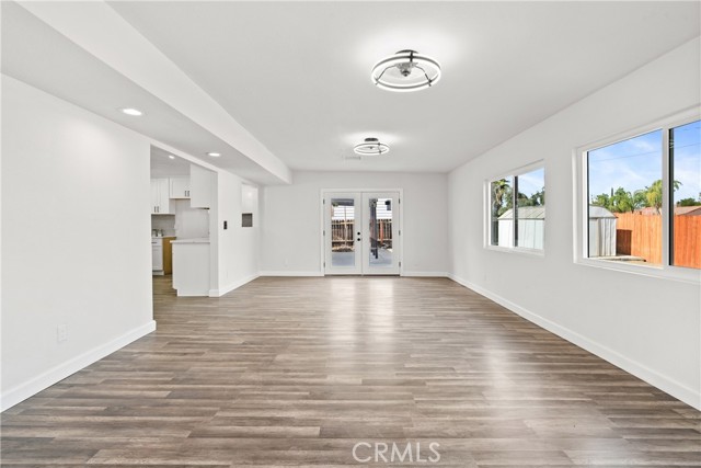 Image 12 of 33 For 17624 Mackay Avenue