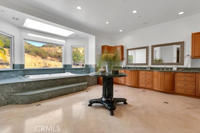 Detail Gallery Image 23 of 48 For 15 Maverick Ln, Bell Canyon,  CA 91307 - 5 Beds | 5/1 Baths