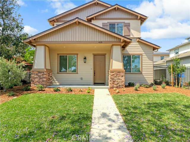 Detail Gallery Image 1 of 44 For 613 E Walnut Ave, Monrovia,  CA 91016 - 3 Beds | 3 Baths