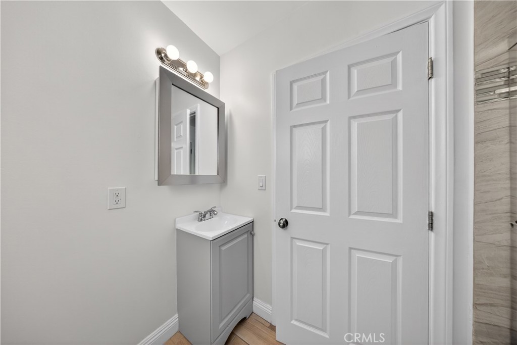 https://media.crmls.org/medias/6fad6ce8-d586-47e7-b691-fedae619e434.jpg?preset=X-Large