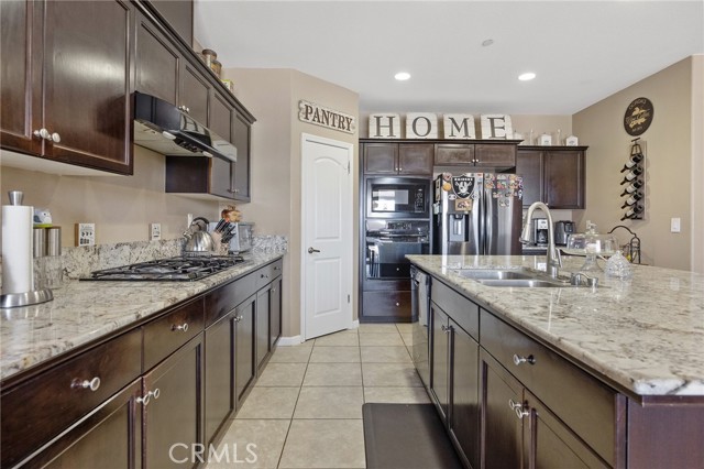 863 Legacy Drive, Lemoore CA: https://media.crmls.org/medias/6fada7de-7aba-46b2-9ff7-f508d1e767bf.jpg