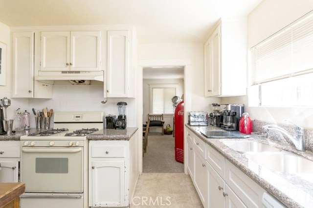 205 Lucia Avenue, Redondo Beach, California 90277, 7 Bedrooms Bedrooms, ,3 BathroomsBathrooms,Residential,Sold,Lucia,SB17052115