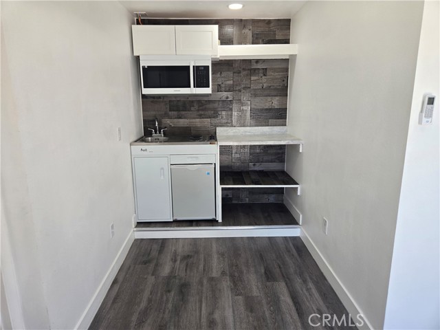 Image 2 of 5 For 5329 Tyler Street C