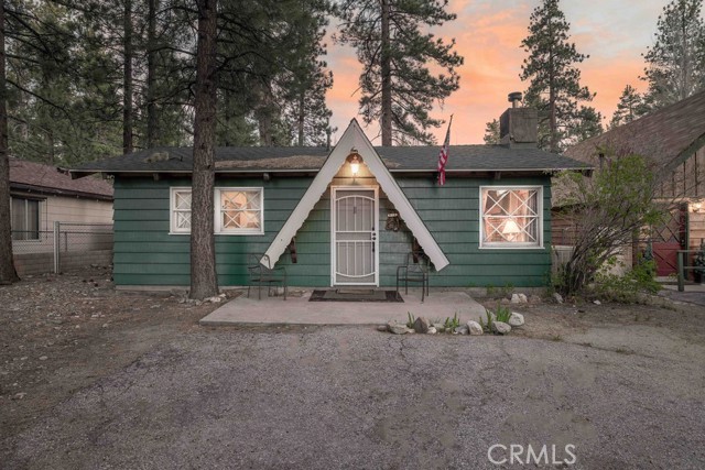 Detail Gallery Image 1 of 29 For 308 W Mojave Bld, Big Bear City,  CA 92314 - 2 Beds | 1 Baths