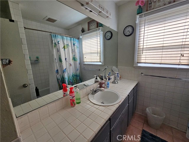 5573 Bonnie Brae Street, Montclair CA: https://media.crmls.org/medias/6faefa5a-63a2-4d74-9da5-66247b8acbab.jpg