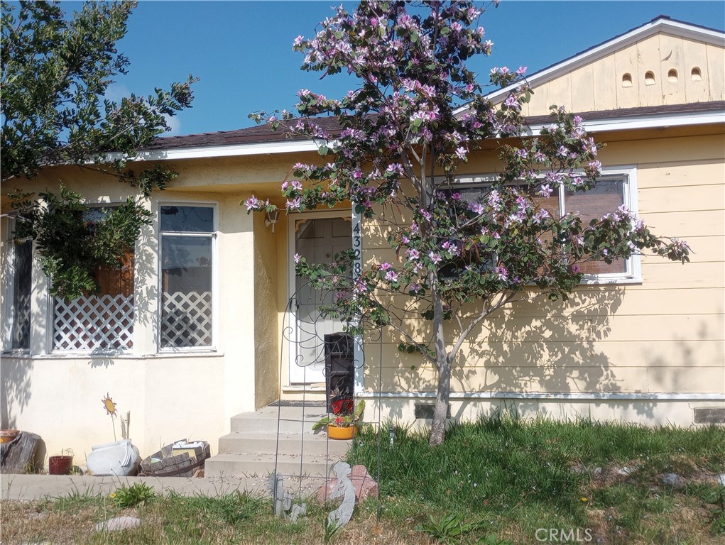 4328 Deeboyar Avenue