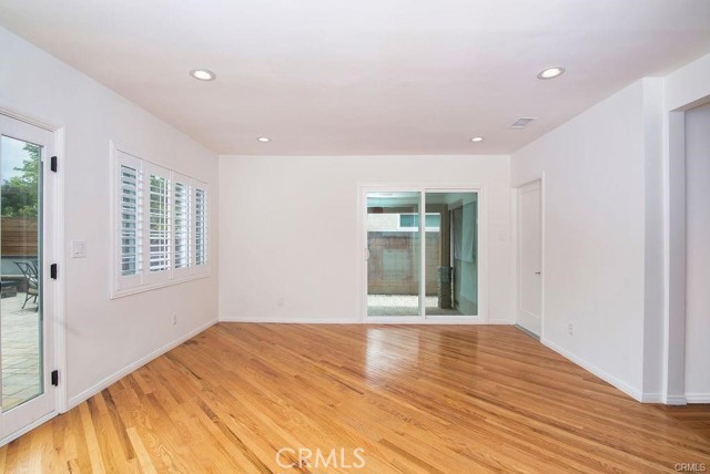 Image 13 of 31 For 3628 Lomina Avenue