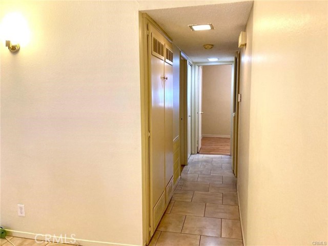 1304 Mountain Avenue, Duarte CA: https://media.crmls.org/medias/6fb0e6de-48b8-4c9e-938e-f1700d82c213.jpg