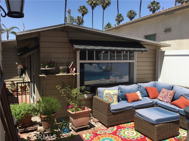 726 Esplanade, Redondo Beach, California 90277, 4 Bedrooms Bedrooms, ,4 BathroomsBathrooms,Residential,Sold,Esplanade,SB21042044