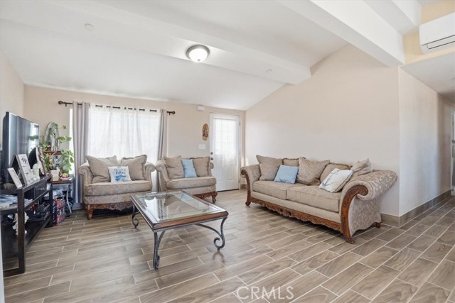 Detail Gallery Image 3 of 37 For 12601 Nandina, Phelan,  CA 92371 - 3 Beds | 2 Baths