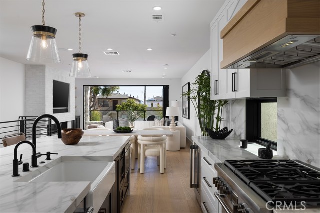 Detail Gallery Image 8 of 50 For 1313 Ocean Ave, Seal Beach,  CA 90740 - 3 Beds | 3/1 Baths