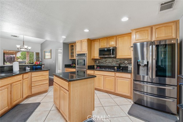 Detail Gallery Image 14 of 60 For 15015 Sycamore St, Hesperia,  CA 92345 - 4 Beds | 2/1 Baths