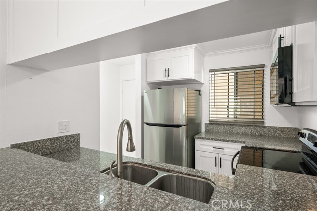 Detail Gallery Image 14 of 39 For 2343 E 17th #202,  Long Beach,  CA 90804 - 2 Beds | 2 Baths