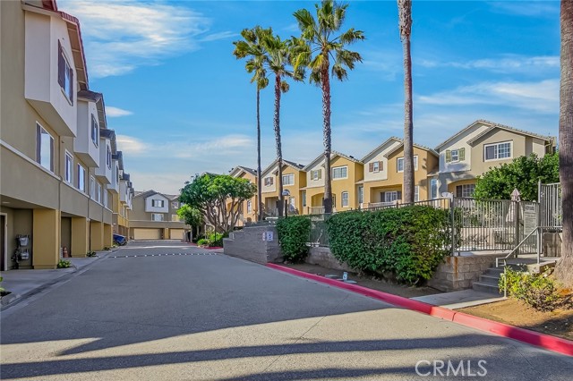 Detail Gallery Image 37 of 37 For 23429 S Vermont Ave #B,  Torrance,  CA 90502 - 3 Beds | 3 Baths