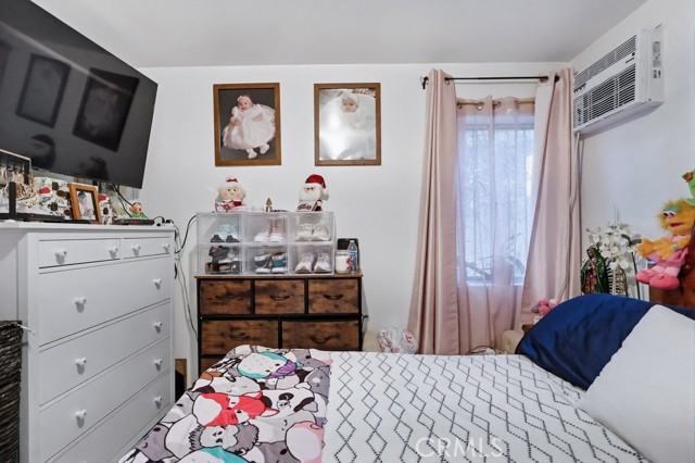 4322 W 105th Street, Inglewood CA: https://media.crmls.org/medias/6fb4de4c-33e4-4ff3-8fe9-4218a0a1a784.jpg