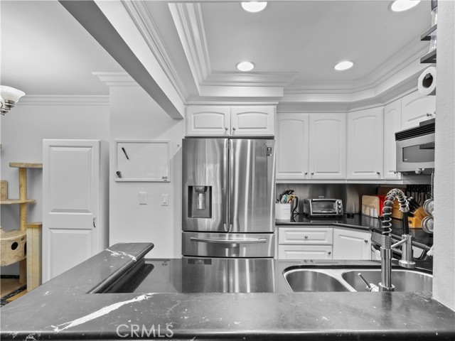 12720 Burbank Boulevard, Valley Village CA: https://media.crmls.org/medias/6fb6a566-b890-42a9-9a72-a1bc7afc7ab9.jpg