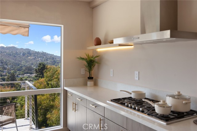 Detail Gallery Image 20 of 75 For 3233 Tareco Dr, Los Angeles,  CA 90068 - 4 Beds | 3/1 Baths